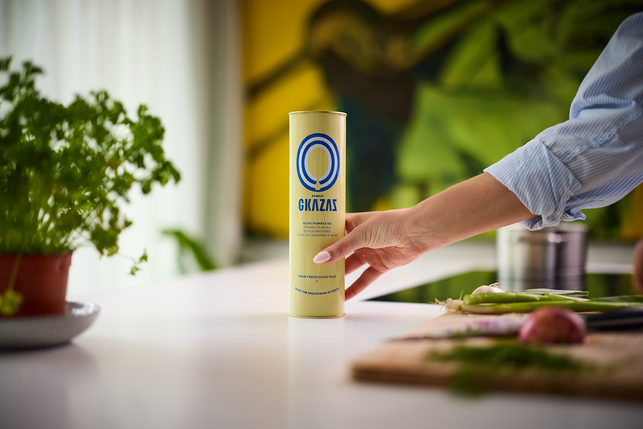 Pomace olive oil 1 liter can 4 Pomace olive oil 1 liter can - Image 4